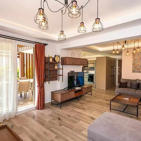 4 Beds, Luxury In Hisaroenue Oeluedeniz Mia Fethiye