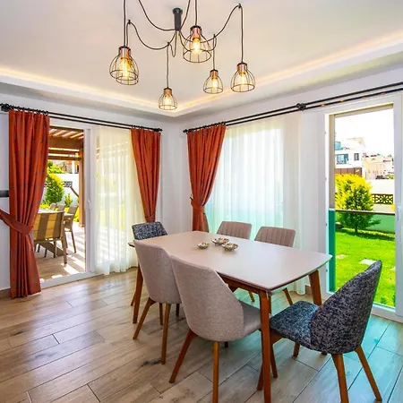4 Beds, Luxury In Hisaroenue Oeluedeniz Mia *