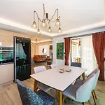 4 Beds, Luxury In Hisaroenue Oeluedeniz Mia